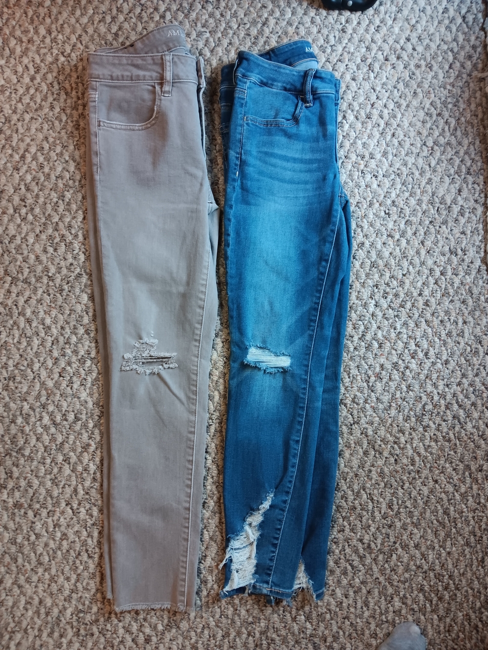 Bundle 2 Pair Of AMERICAN EAGLE Womens Distressed Skinny Jeans - Blue and Taupe